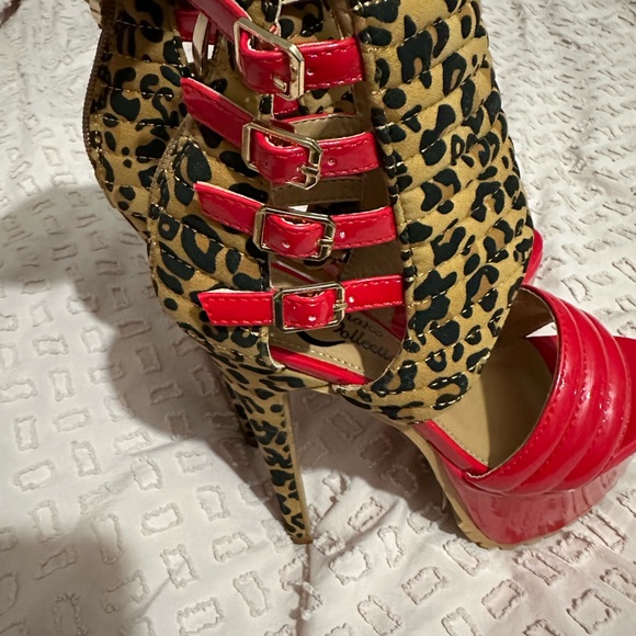 High heels - Picture 4 of 4